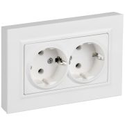Розетка 2-м СП BRITE РСПл12-3-БрАБ 16А в сборе с заземл. без защ. шторок плоская арктич. бел. IEK BR-R27-16-K91-F